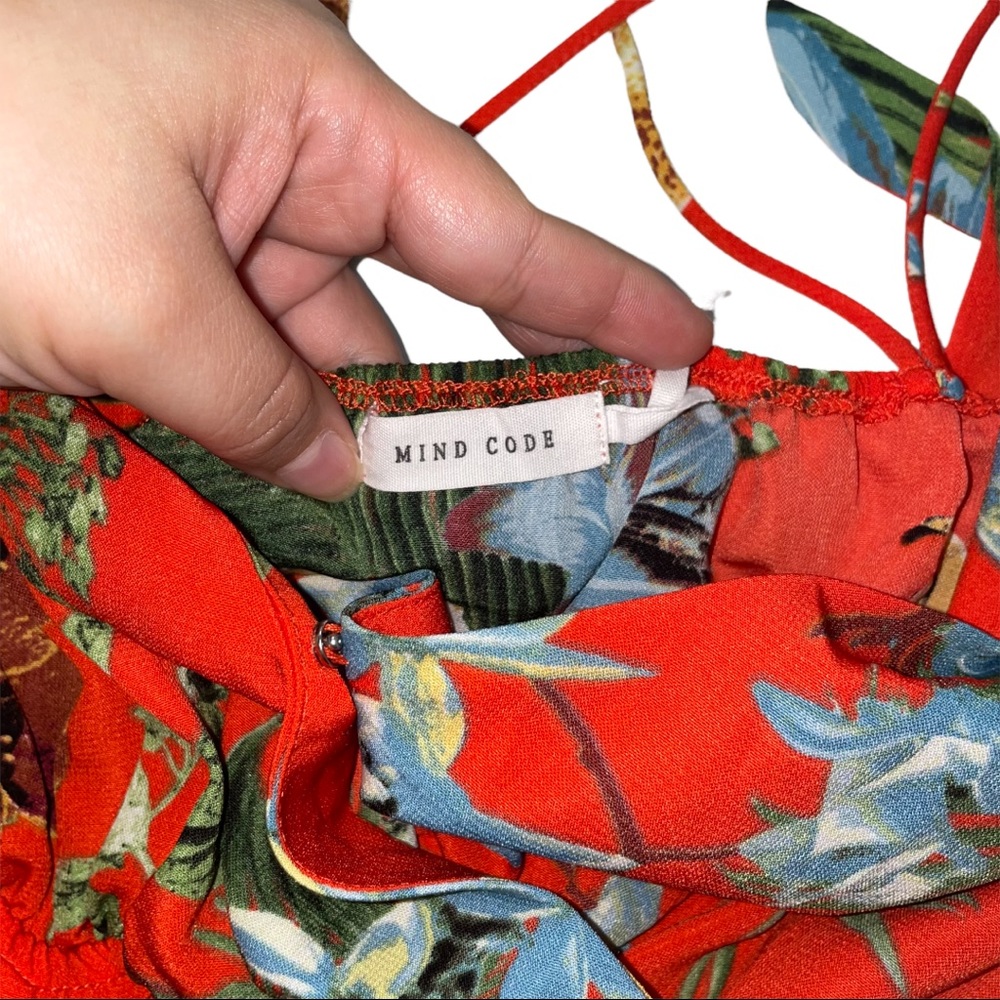 Mind Code Red Floral Dressy Cropped Tank Top in Size S - Picture 13 of 14